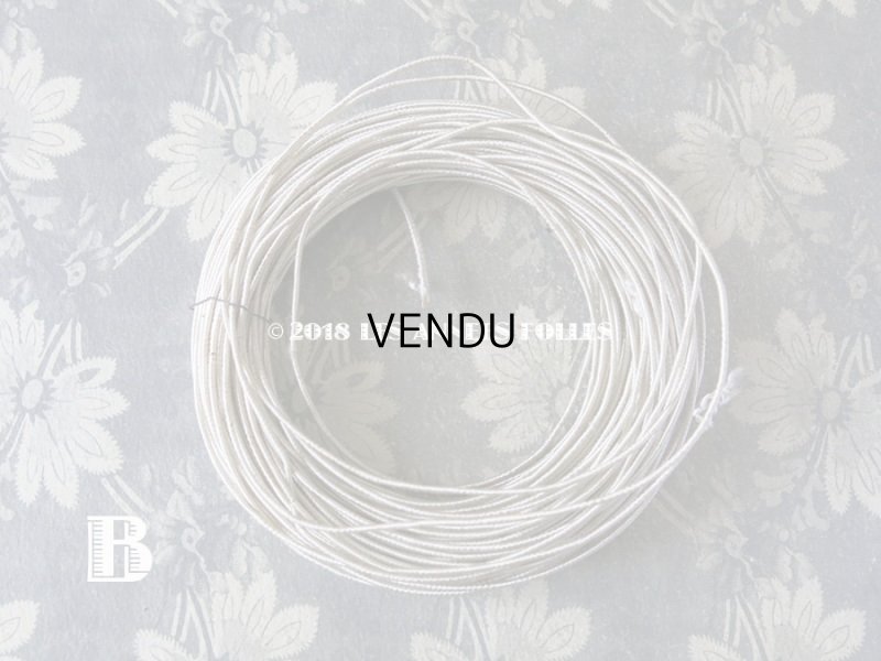 画像8: 19世紀末 アンティーク 帽子用（ボネ用) ワイヤー シルク糸 オフホワイト 25〜30m