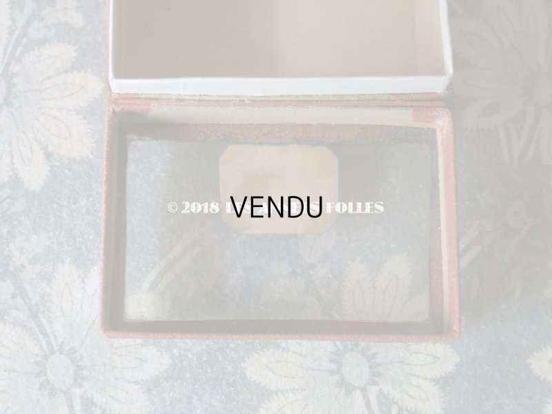 画像10: 19世紀 アンティーク 硝子の蓋の紙箱 ラベル付 ビーズ&ラインストーン