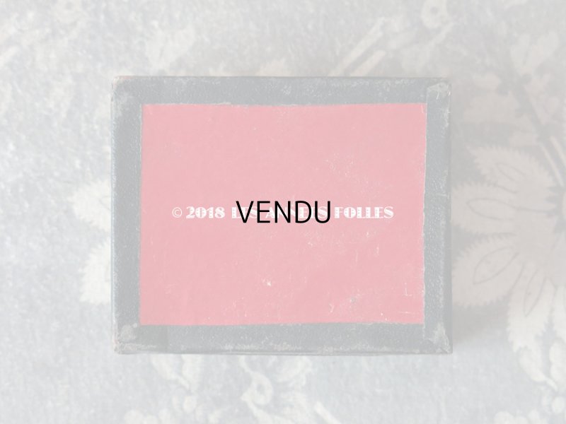 画像3: 19世紀 アンティーク 硝子の蓋の紙箱 ラベル付 ビーズ&ラインストーン