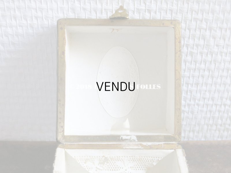 画像7: 19世紀 アンティーク ナポレオン3世時代 小さなお菓子箱  ドラジェ & チョコレート 小さな花模様