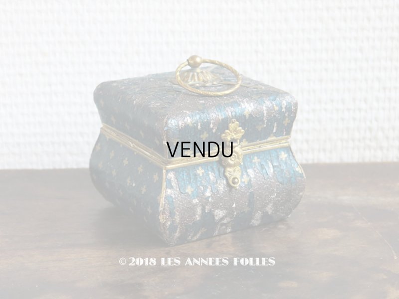 画像1: 19世紀 アンティーク ナポレオン3世時代 小さなお菓子箱  ドラジェ & チョコレート 小さな花模様