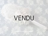 アンティーク 淡いピンクのフェザーのファン リボン付
