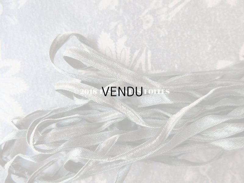 画像8: 19世紀末 アンティーク シルク製 極細  5mm幅 ベルベットリボン 7.9〜10m  ダブルフェイス  オリーブグリーン