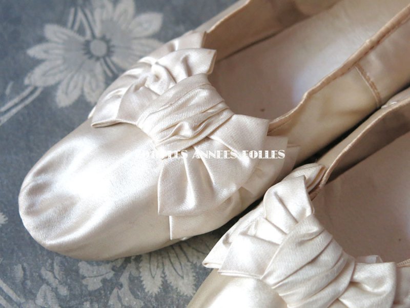 画像12: 19世紀末 アンティーク ウエディング シューズ - C.F.BALLY -