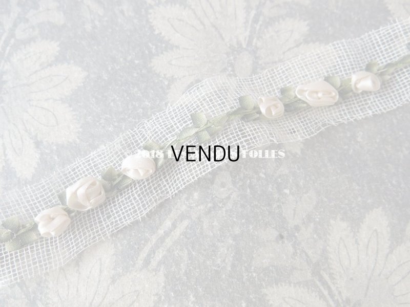 画像9: 未使用 19世紀末 アンティーク シルク製 ロココトリム 3つの白い薔薇 ロココリボン