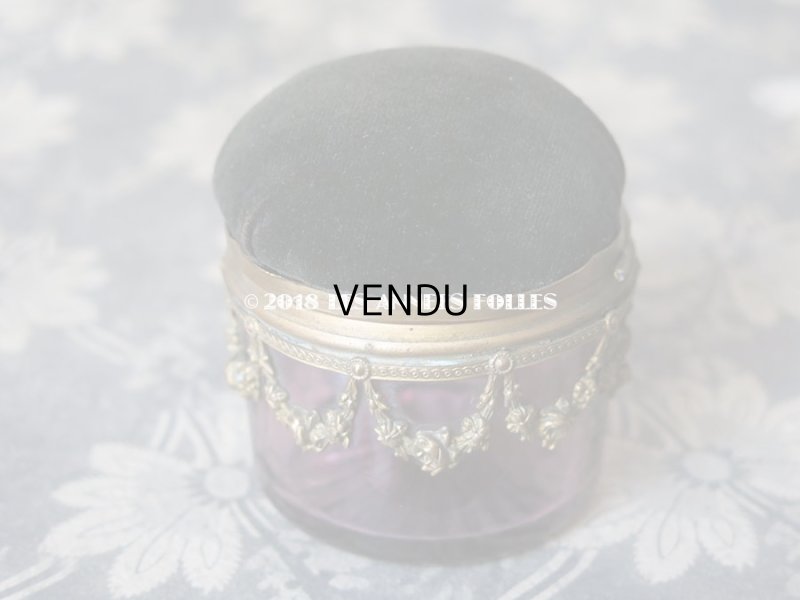 画像4: 1900年代 アンティーク ピンクッション付 紫のガラスケース 薔薇のガーランド 