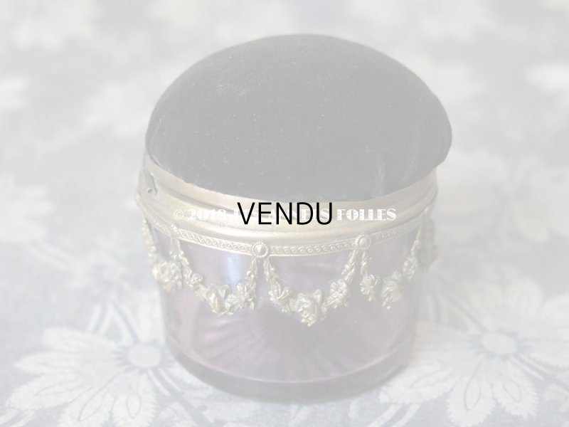 画像3: 1900年代 アンティーク ピンクッション付 紫のガラスケース 薔薇のガーランド 