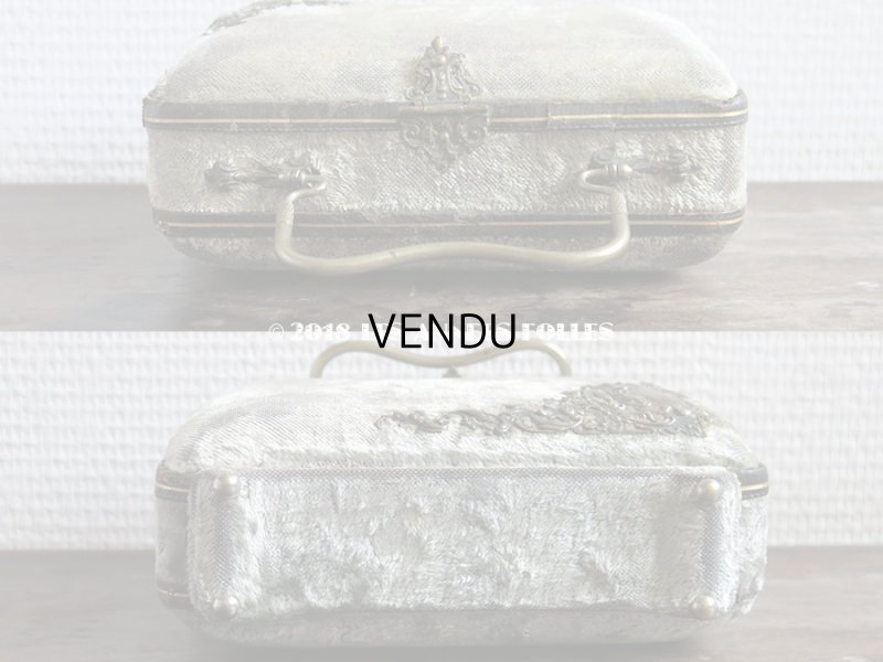 画像6: 19世紀 アンティーク ミラー付シルクベルベットのバッグ ネイルケア＆裁縫道具のセット入り グレイッシュグリーン