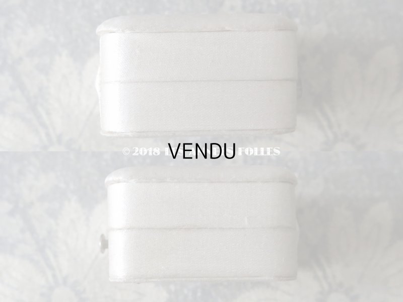 画像5: アンティーク 小さなジュエリーボックス オフホワイトのシルクサテン