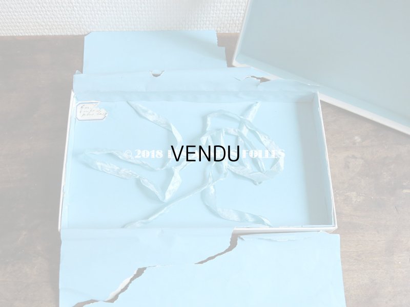 画像10: ＊蚤の市セット＊ 19世紀末 アンティーク 結婚式用ハンカチの紙箱 2点セット ゴールドの美しいモノグラム【 IE 】入り　