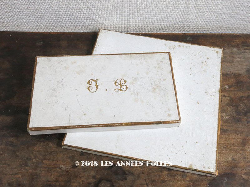 画像1: ＊蚤の市セット＊ 19世紀末 アンティーク 結婚式用ハンカチの紙箱 2点セット ゴールドの美しいモノグラム【 IE 】入り　