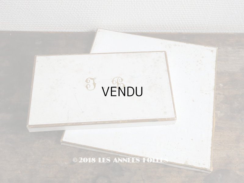 画像1: ＊蚤の市セット＊ 19世紀末 アンティーク 結婚式用ハンカチの紙箱 2点セット ゴールドの美しいモノグラム【 IE 】入り　