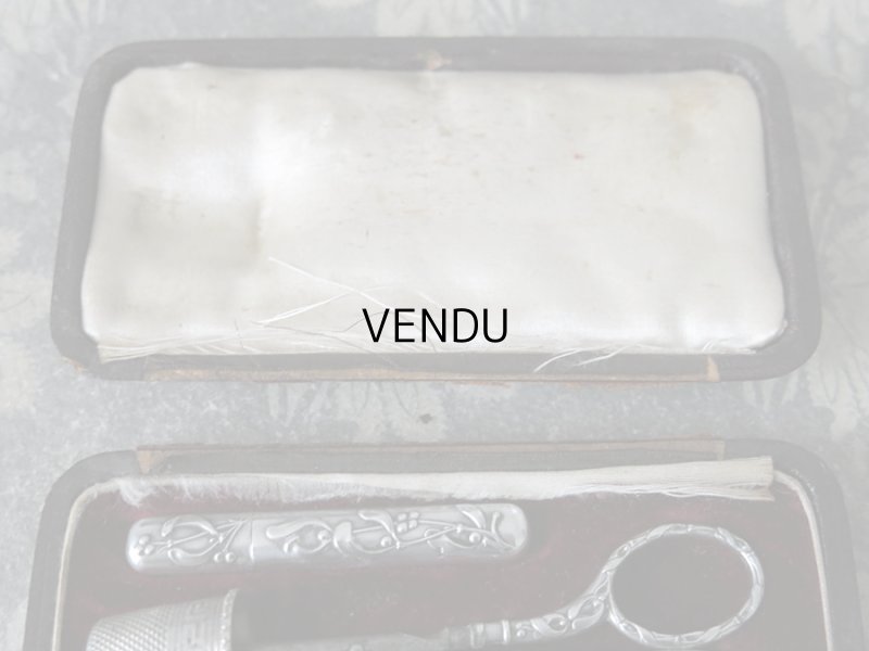 画像3: 1900年代 アンティーク シルバー製 ヤドリギの裁縫道具セット