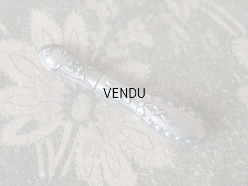 画像9: 1930年代 アンティーク シルバー製 リボン柄のソーイングセット 裁縫道具