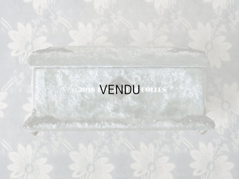 画像3: 19世紀末 アンティーク グレイッシュグリーンの裁縫箱 金具&脚付き