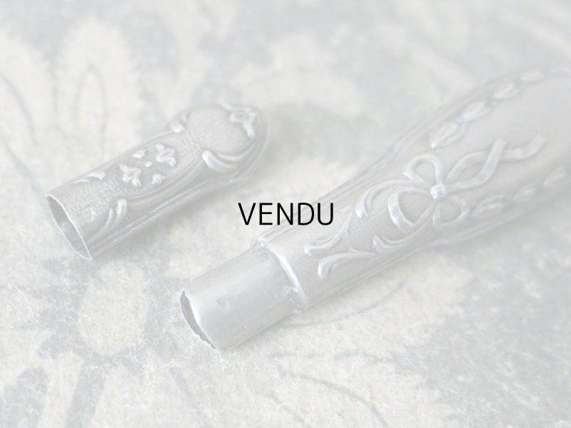 画像10: 1930年代 アンティーク シルバー製 リボン柄のソーイングセット 裁縫道具