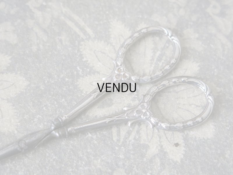 画像15: 1930年代 アンティーク シルバー製 リボン柄のソーイングセット 裁縫道具