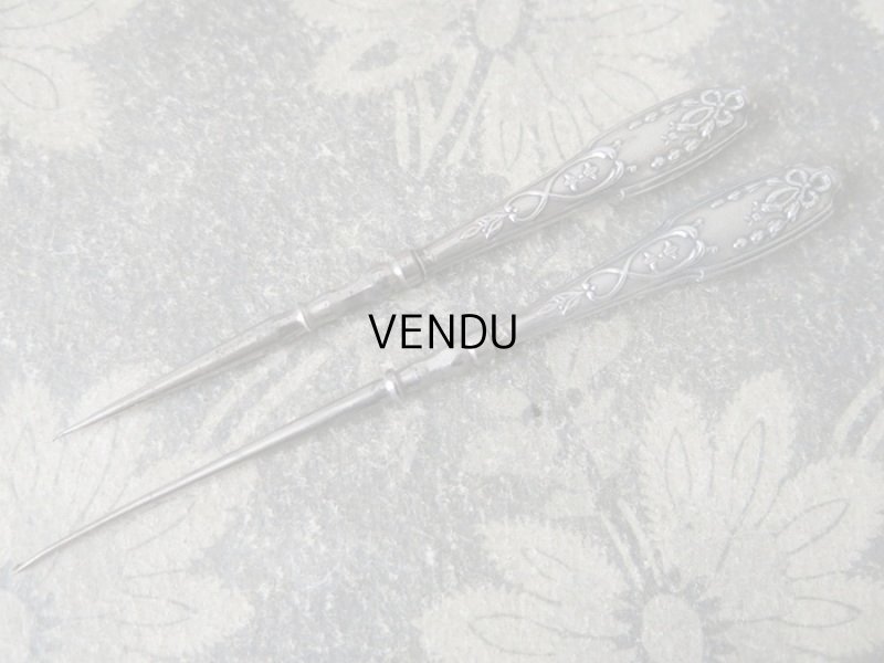 画像4: 1930年代 アンティーク シルバー製 リボン柄のソーイングセット 裁縫道具