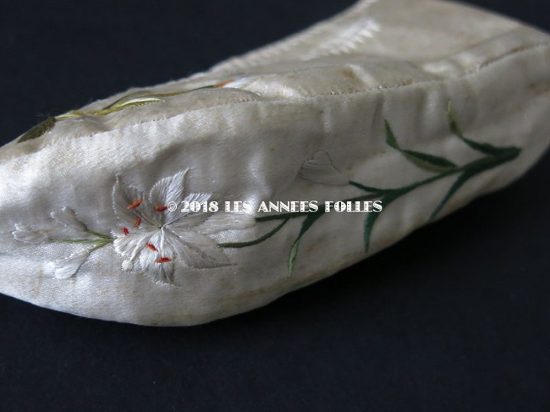 画像13: 18世紀 アンティーク シルク製 ベビー用シューズ  白百合の刺繍入り 