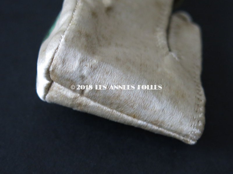 画像12: 18世紀 アンティーク シルク製 ベビー用シューズ  白百合の刺繍入り 