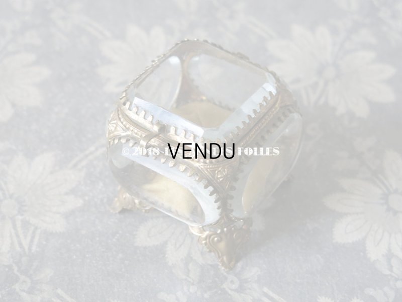 画像3: アンティーク 小さなジュエリーボックス 淡いマスタードカラーのシルク製クッション