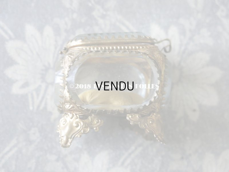 画像8: アンティーク 小さなジュエリーボックス 淡いマスタードカラーのシルク製クッション