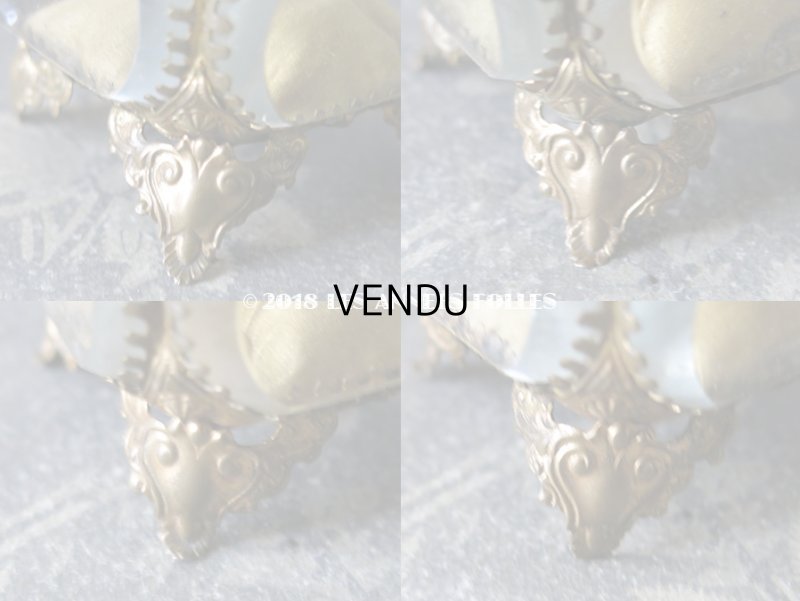 画像15: アンティーク 小さなジュエリーボックス 淡いマスタードカラーのシルク製クッション