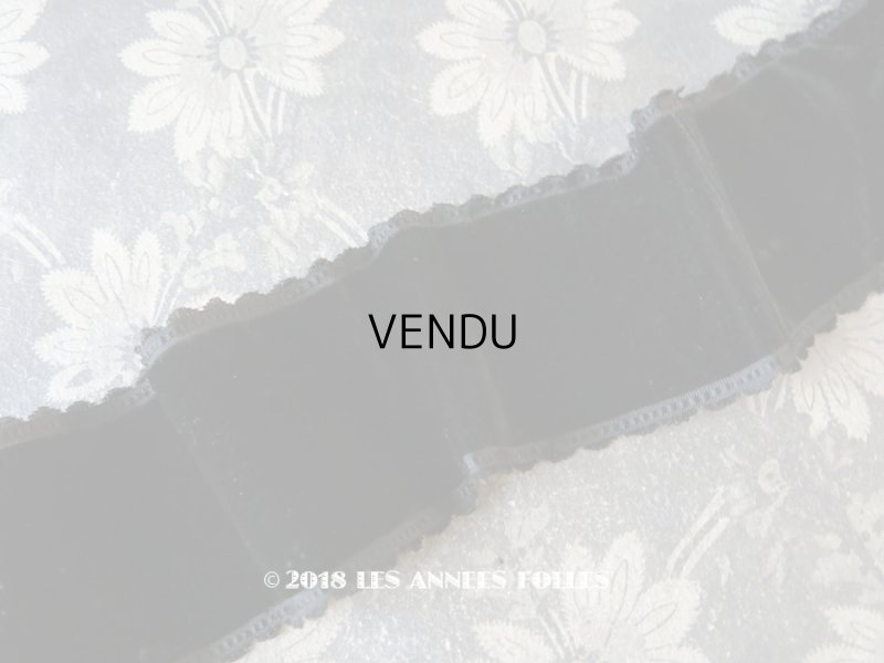 画像1: 19世紀 アンティーク シルク製 縁飾り付 ベルベットリボン 6.9cm幅 50cm 黒