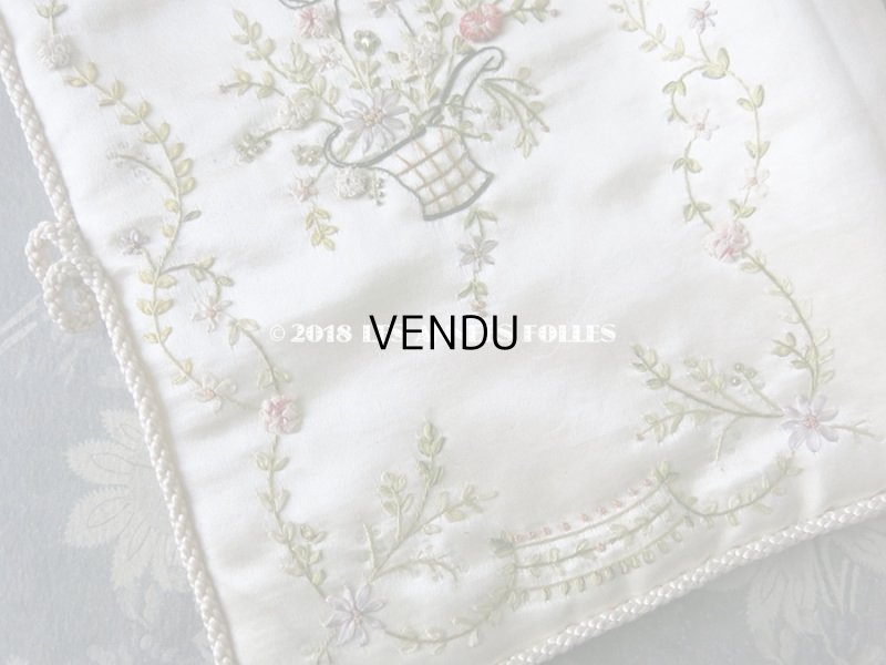 画像8: アンティーク シルク製 ハンキーケース 薔薇の花かご & ガーランド リボン刺繍  ハンカチ用ポシェット 
