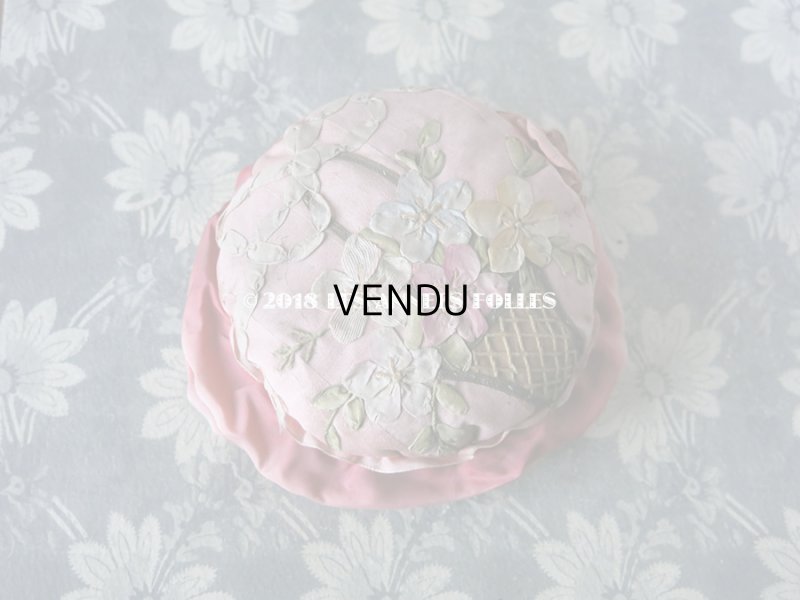 画像7: 【クリスマスセール2018対象外】 19世紀末 アンティーク ピンクッション 花かごのリボン刺繍