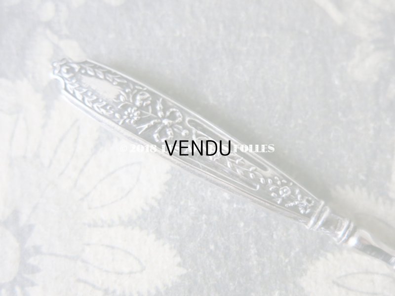 画像7: 1900年代 アンティーク シルバー製 リボン柄のソーイングセット 裁縫道具