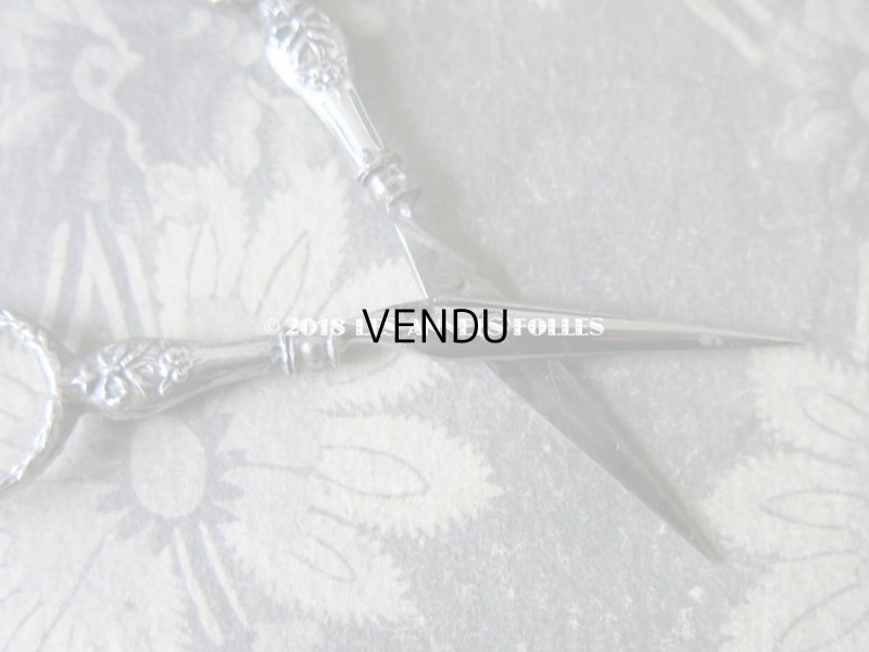 画像11: 1900年代 アンティーク シルバー製 リボン柄のソーイングセット 裁縫道具