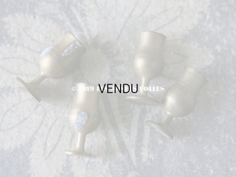 画像9: アンティーク ドール ミニョネット用 メタル製 とても小さなグラスのセット