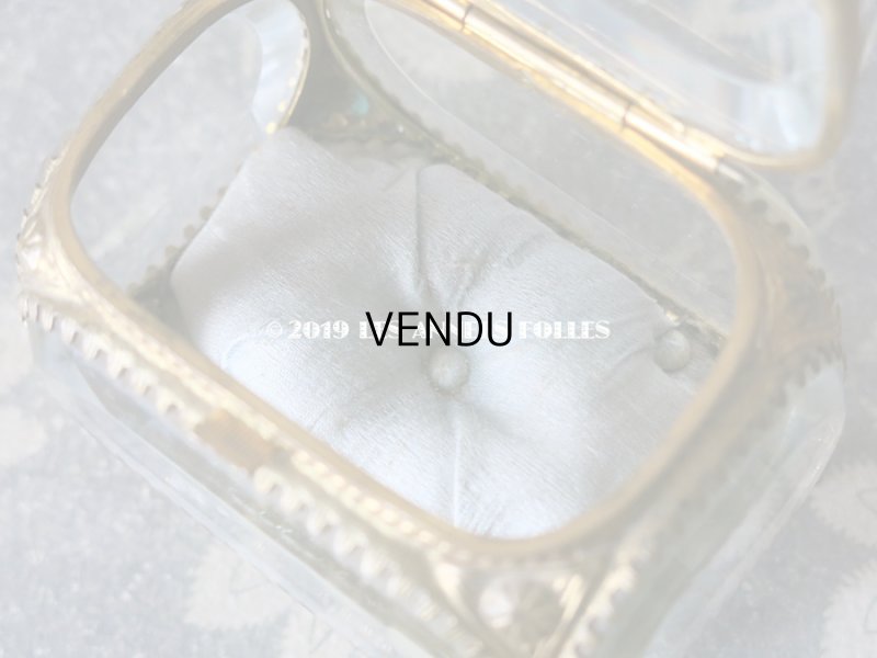 画像4: アンティーク 小さなジュエリーボックス 淡いグレイッシュブルーのシルク製クッション