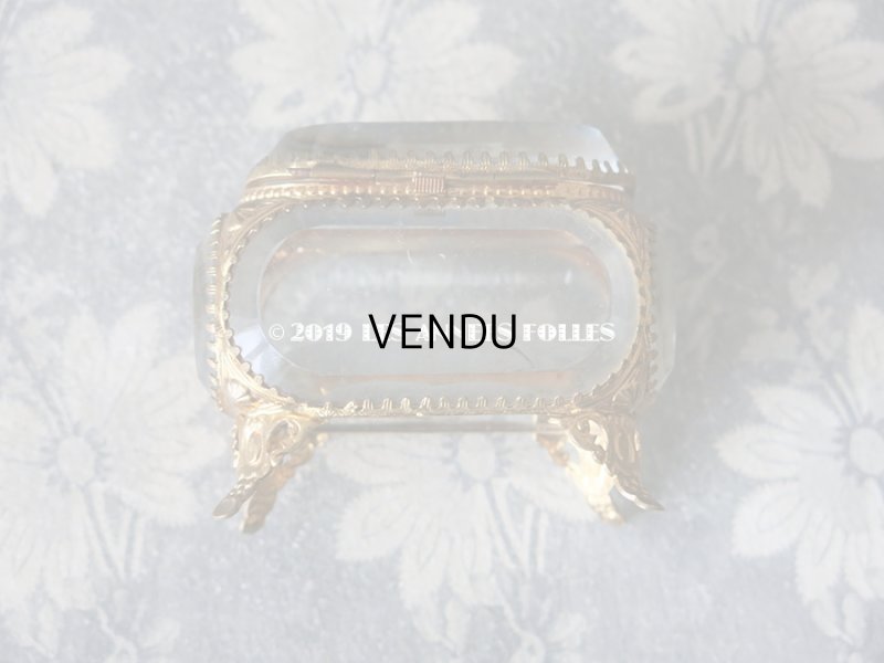 画像7: アンティーク 小さなジュエリーボックス 淡いグレイッシュブルーのシルク製クッション