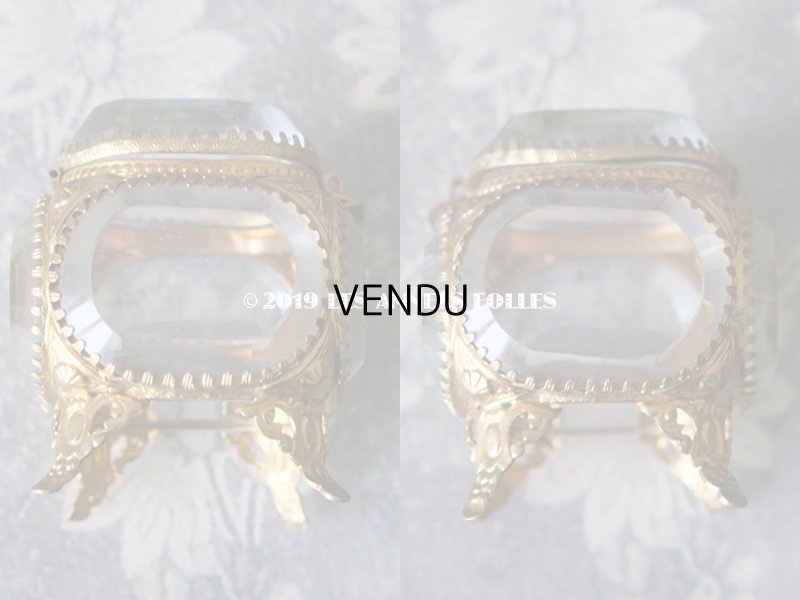 画像8: アンティーク 小さなジュエリーボックス 淡いグレイッシュブルーのシルク製クッション