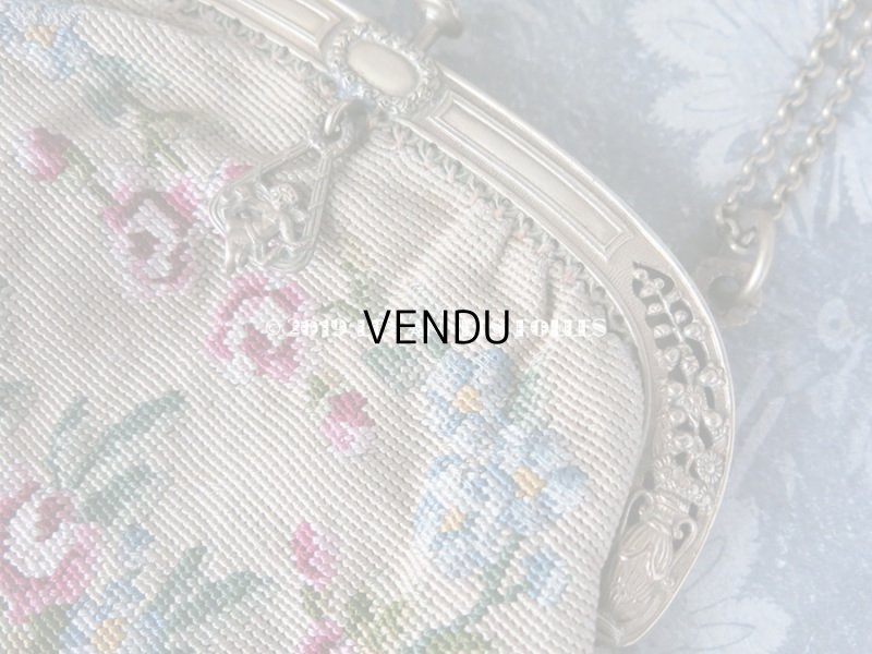 画像4: 19世紀末 アンティーク  オモニエール 薔薇模様 ニードルポイント 天使のモチーフ付 シャンパンゴールドのフレーム