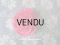 アンティーク ピンクの薔薇のコサージュ 布花 ロゼット咲き チェリーピンク