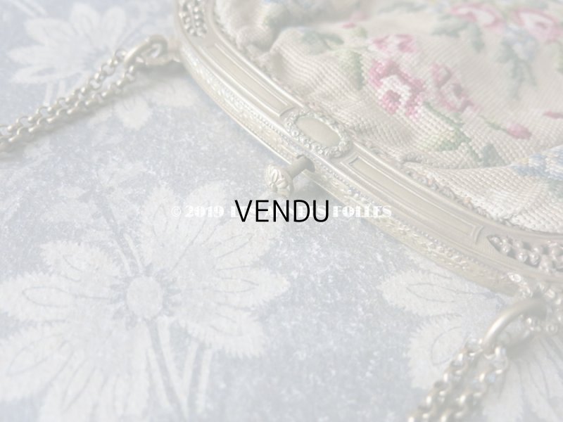 画像9: 19世紀末 アンティーク  オモニエール 薔薇模様 ニードルポイント 天使のモチーフ付 シャンパンゴールドのフレーム