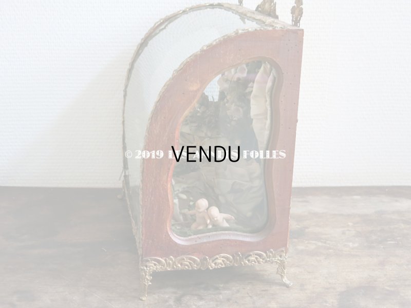 画像9: 19世紀末 アンティーク グローブ・ド・マリエ  ピンクのクッション＆ワックスフラワー 天使＆ロカイユ装飾のフレーム