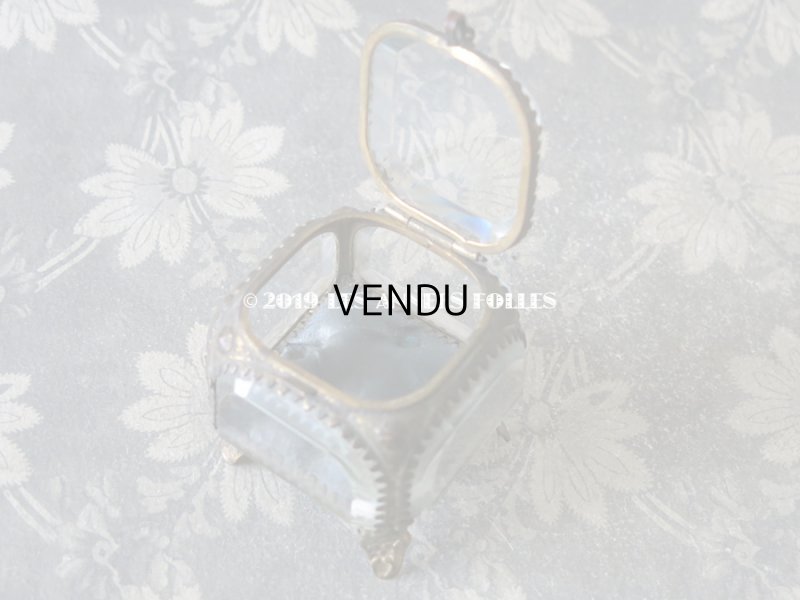 画像9: アンティーク 小さなジュエリーボックス グレイッシュブルーのシルク製クッション