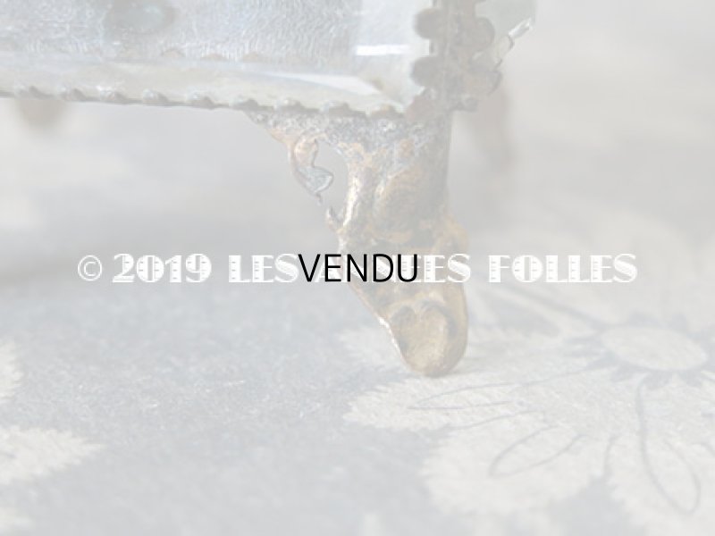 画像13: アンティーク 小さなジュエリーボックス グレイッシュブルーのシルク製クッション