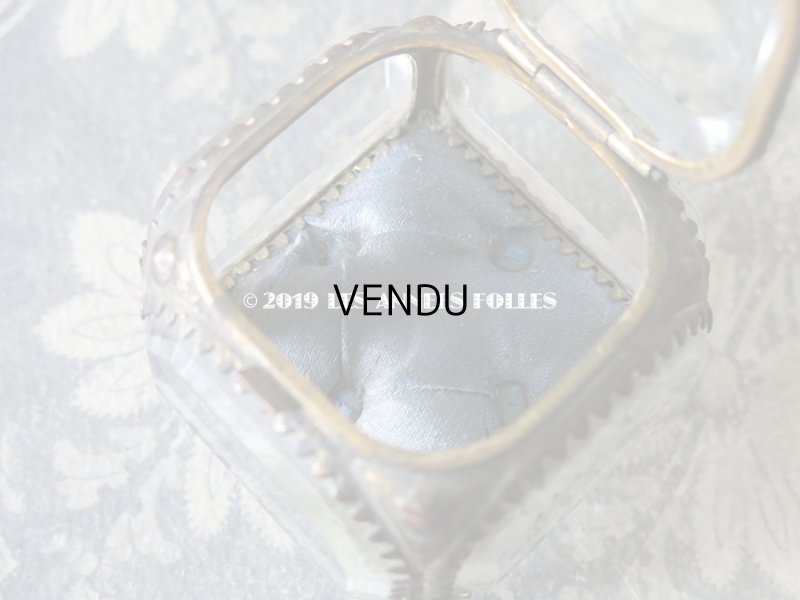 画像10: アンティーク 小さなジュエリーボックス グレイッシュブルーのシルク製クッション