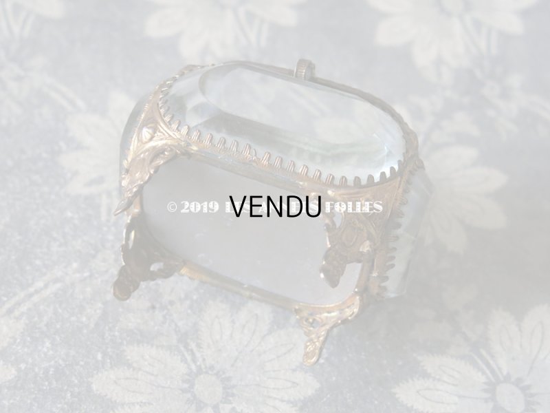 画像4: アンティーク 小さなジュエリーボックス スモーキーレッドのシルク製クッション