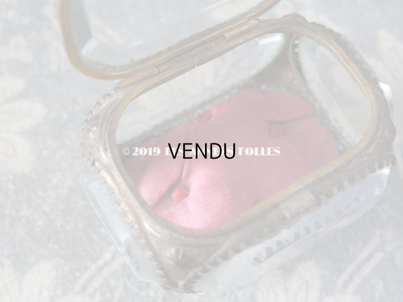 画像5: アンティーク 小さなジュエリーボックス スモーキーレッドのシルク製クッション