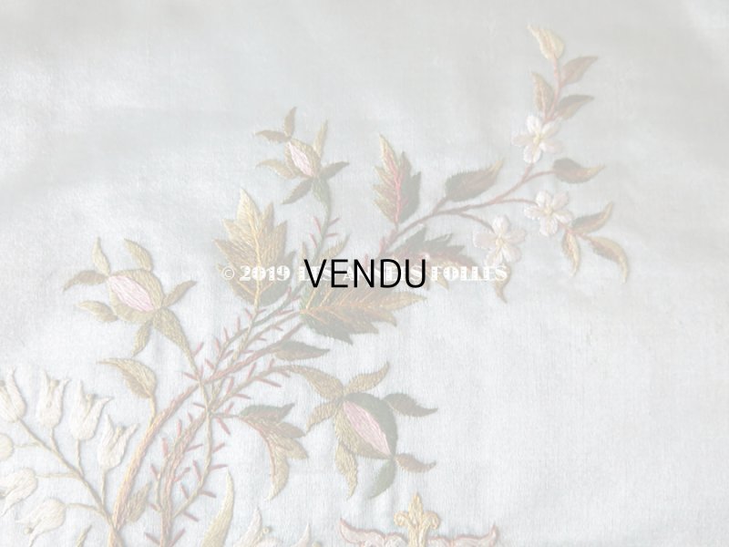 画像5: 19世紀末 アンティーク シルク製 ハンキーケース 鈴蘭&モノグラム刺繍入り スモーキーブルー ハンカチ用ポシェット