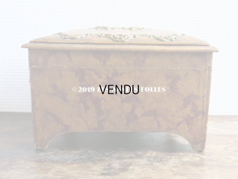 画像13: アンティーク 本革製 大きなジュエリーケース 天使と花のガーランド & ロカイユ装飾のオルモル