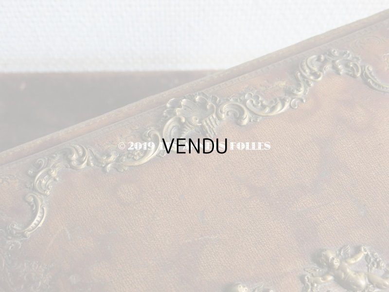 画像17: アンティーク 本革製 大きなジュエリーケース 天使と花のガーランド & ロカイユ装飾のオルモル