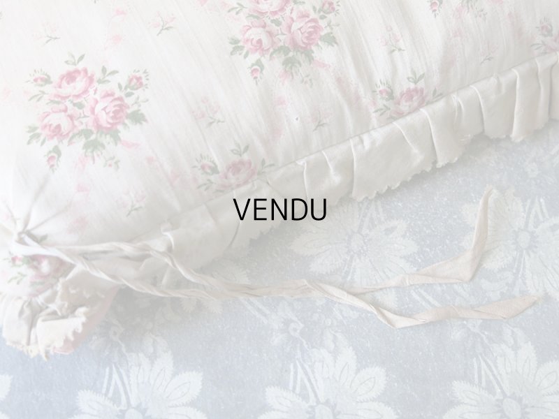 画像12: アンティーク クッション 薔薇模様のファブリック 淡いピンクのリボン付