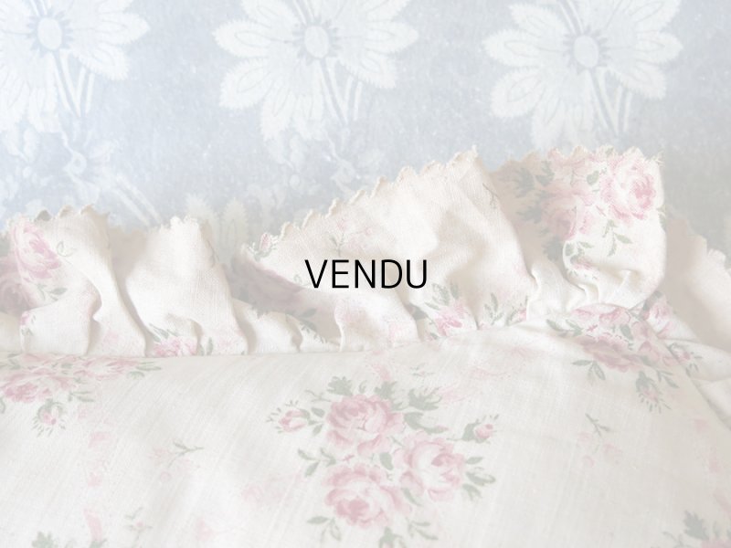 画像3: アンティーク クッション 薔薇模様のファブリック 淡いピンクのリボン付